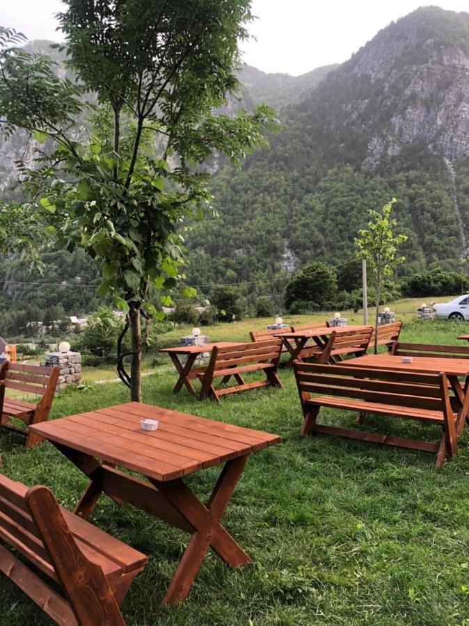 Hotel Bujtina Berishta Theth Zewnętrze zdjęcie