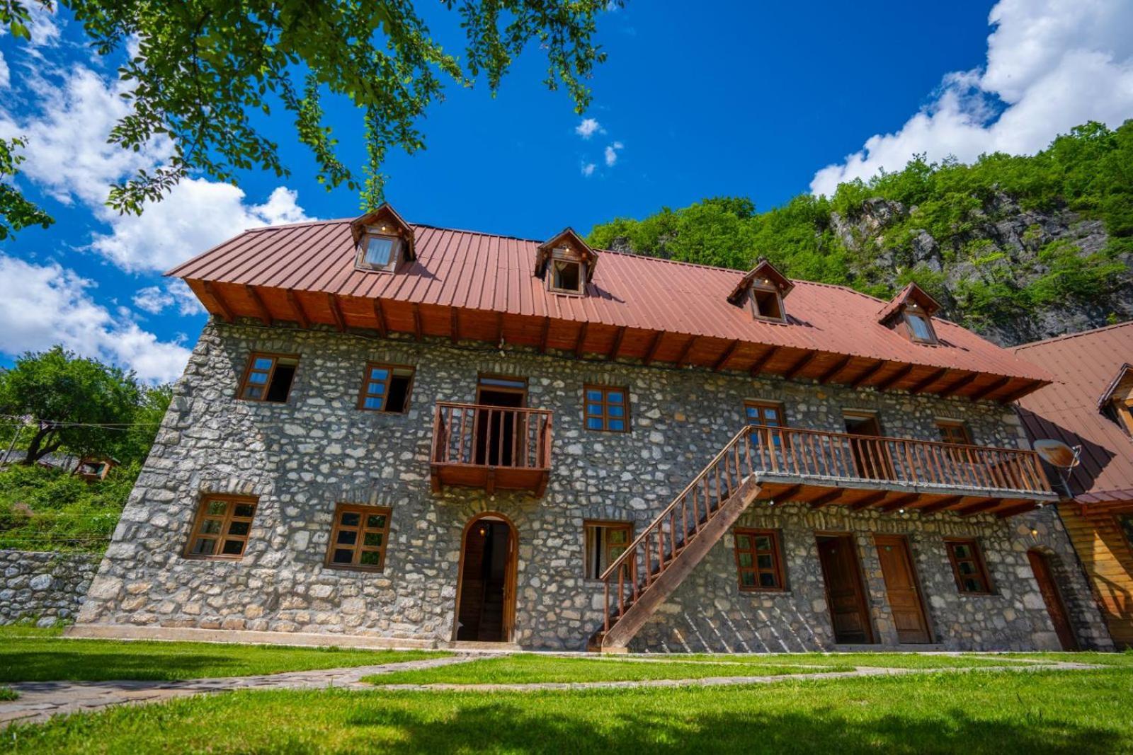 Hotel Bujtina Berishta Theth Zewnętrze zdjęcie