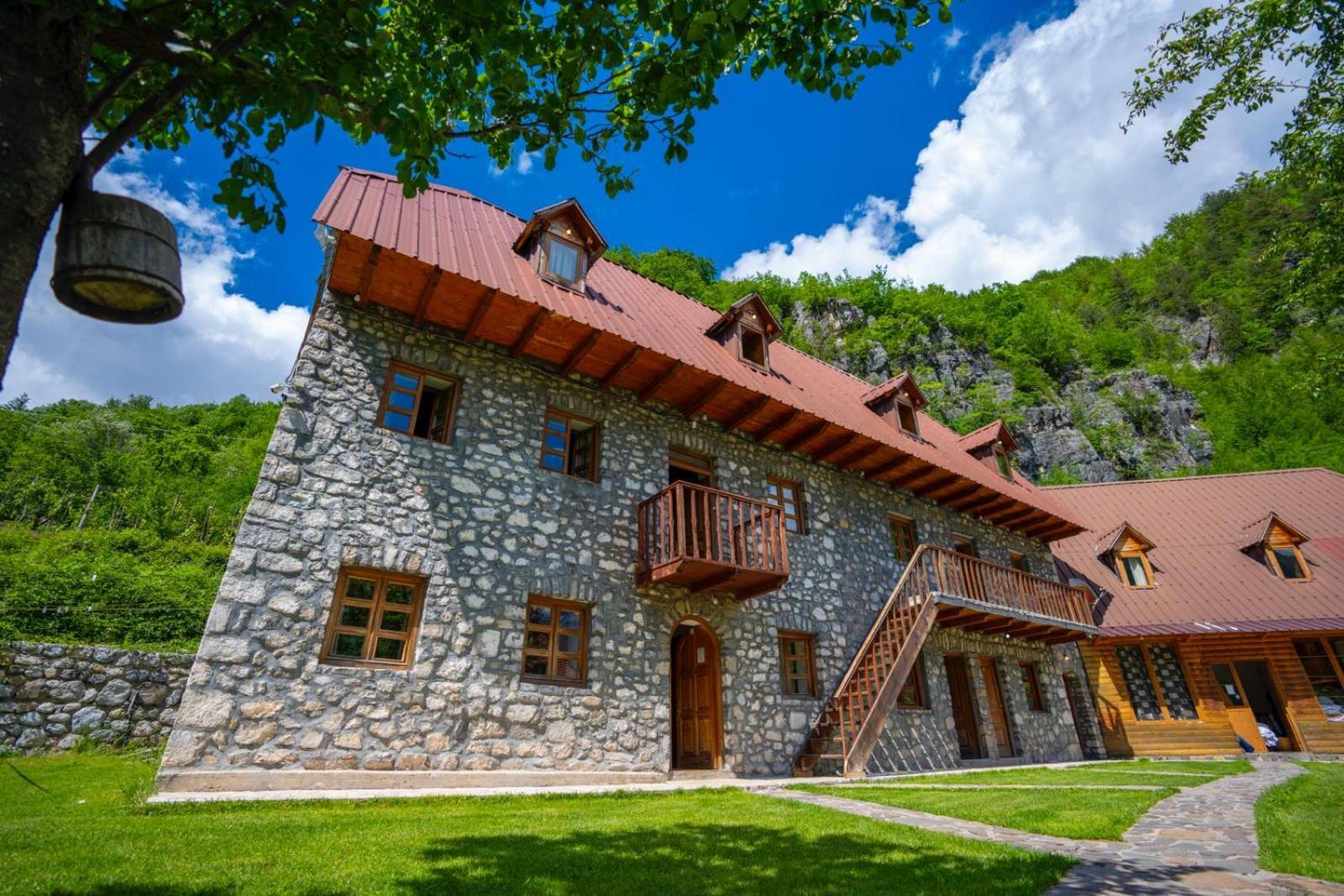 Hotel Bujtina Berishta Theth Zewnętrze zdjęcie