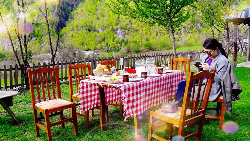 Hotel Bujtina Berishta Theth Zewnętrze zdjęcie