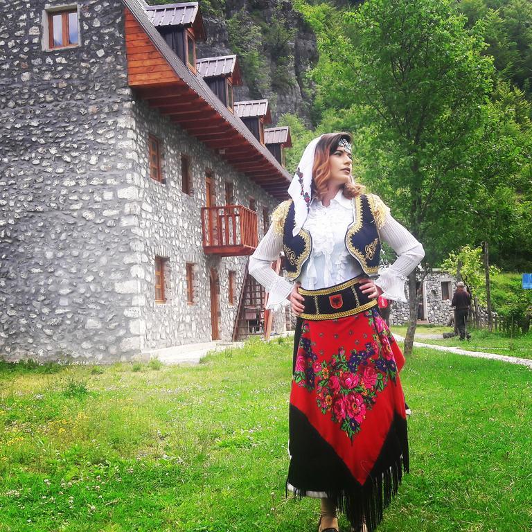 Hotel Bujtina Berishta Theth Zewnętrze zdjęcie