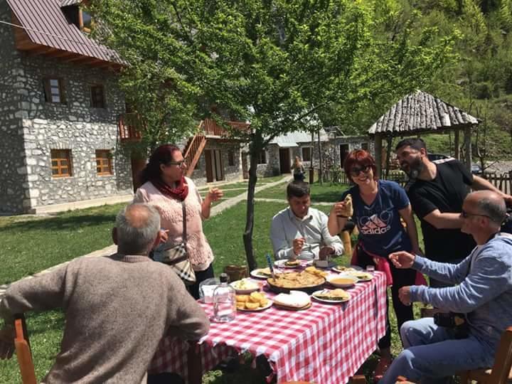 Hotel Bujtina Berishta Theth Zewnętrze zdjęcie