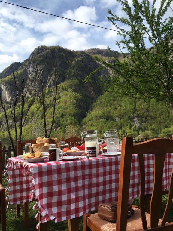Hotel Bujtina Berishta Theth Zewnętrze zdjęcie