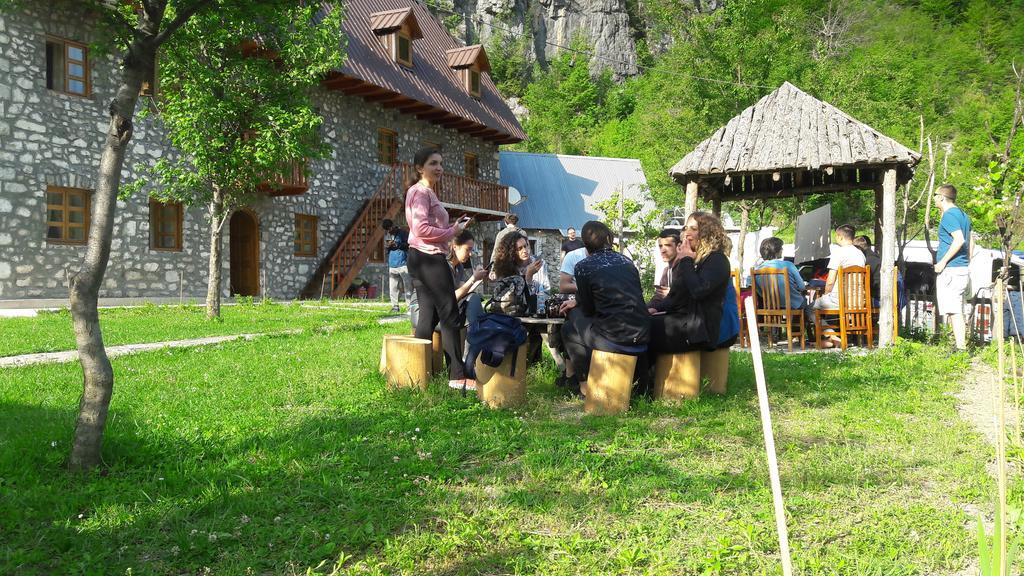 Hotel Bujtina Berishta Theth Zewnętrze zdjęcie