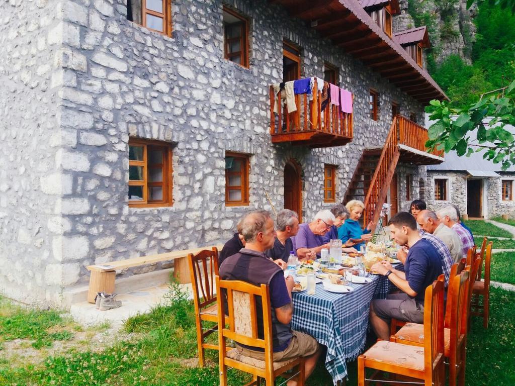 Hotel Bujtina Berishta Theth Zewnętrze zdjęcie