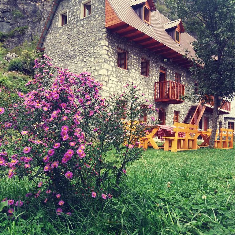 Hotel Bujtina Berishta Theth Zewnętrze zdjęcie